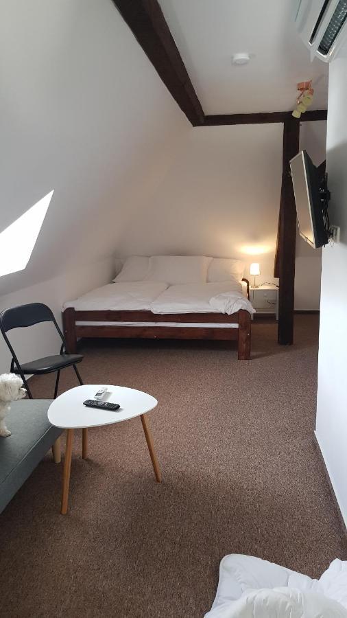 Ubytovani V Soukromi - Apartman Meran Svoboda nad Upou Luaran gambar